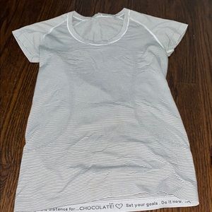 Lulu lemon swiftly tech short sleeve shirt